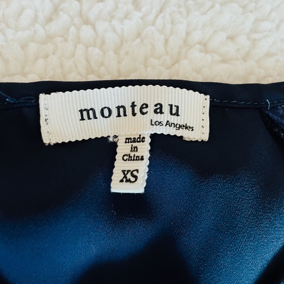 •Cute Shirt• - Picture 2 of 2